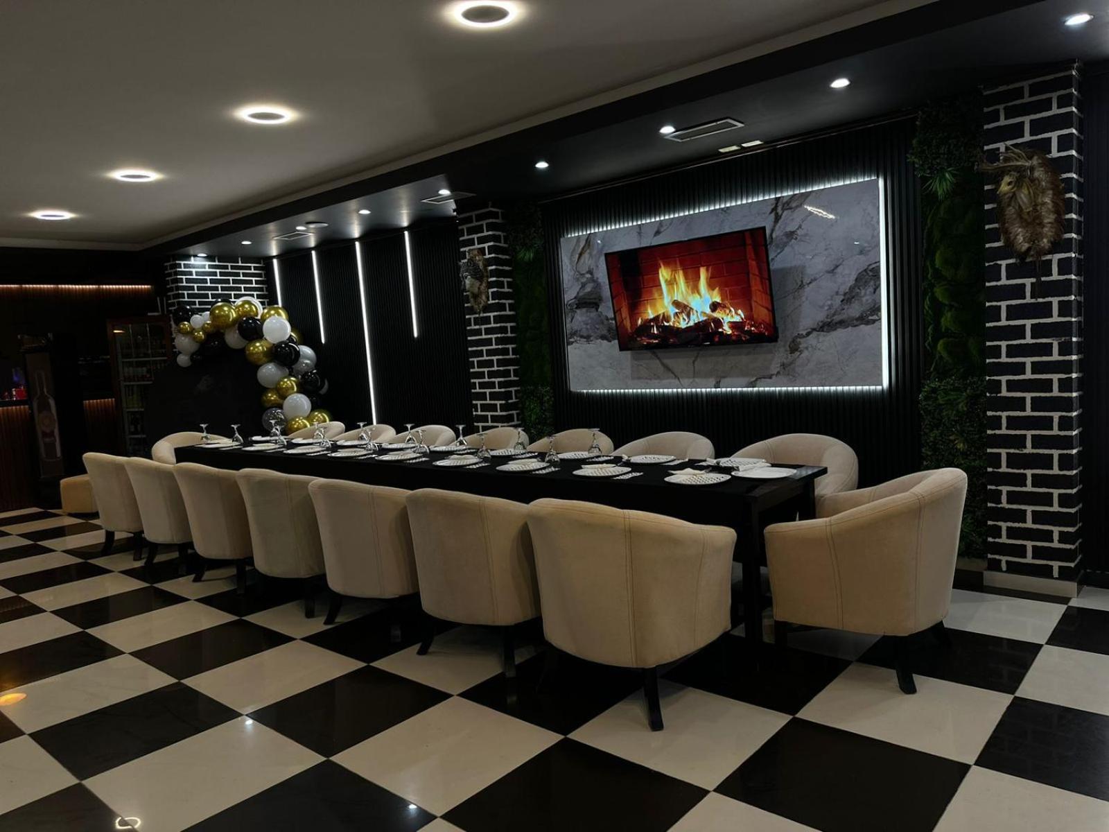 Restorant And Vellezerit Ndoj Draç